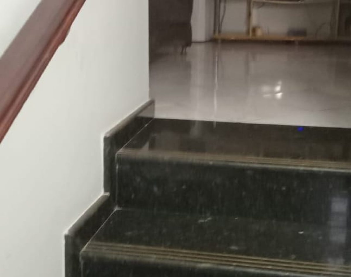 261741886336104